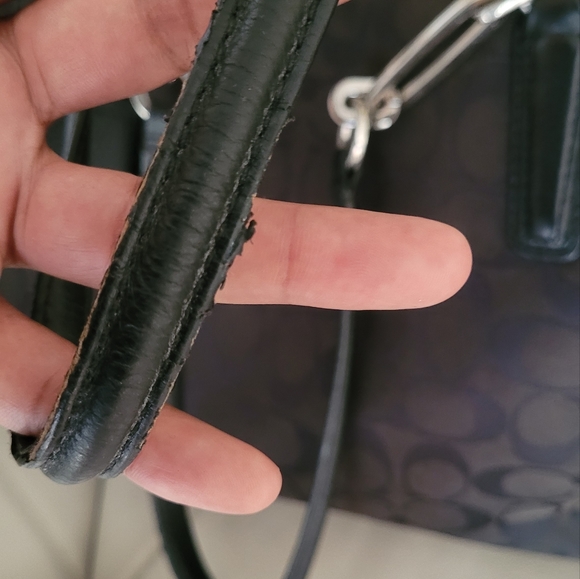 Coach  Black Madison signature tote shoulder bag with silver finishing. - Picture 6 of 7